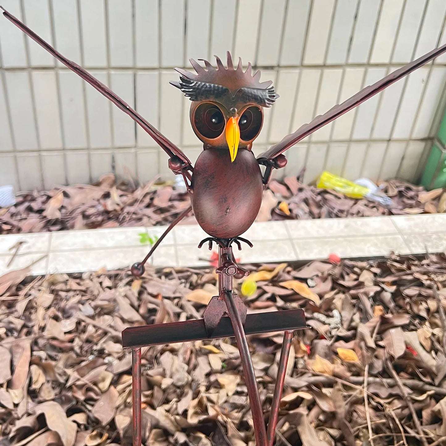Flapping Metal Owl Yard Stake Wind Whirly Garden Ornament