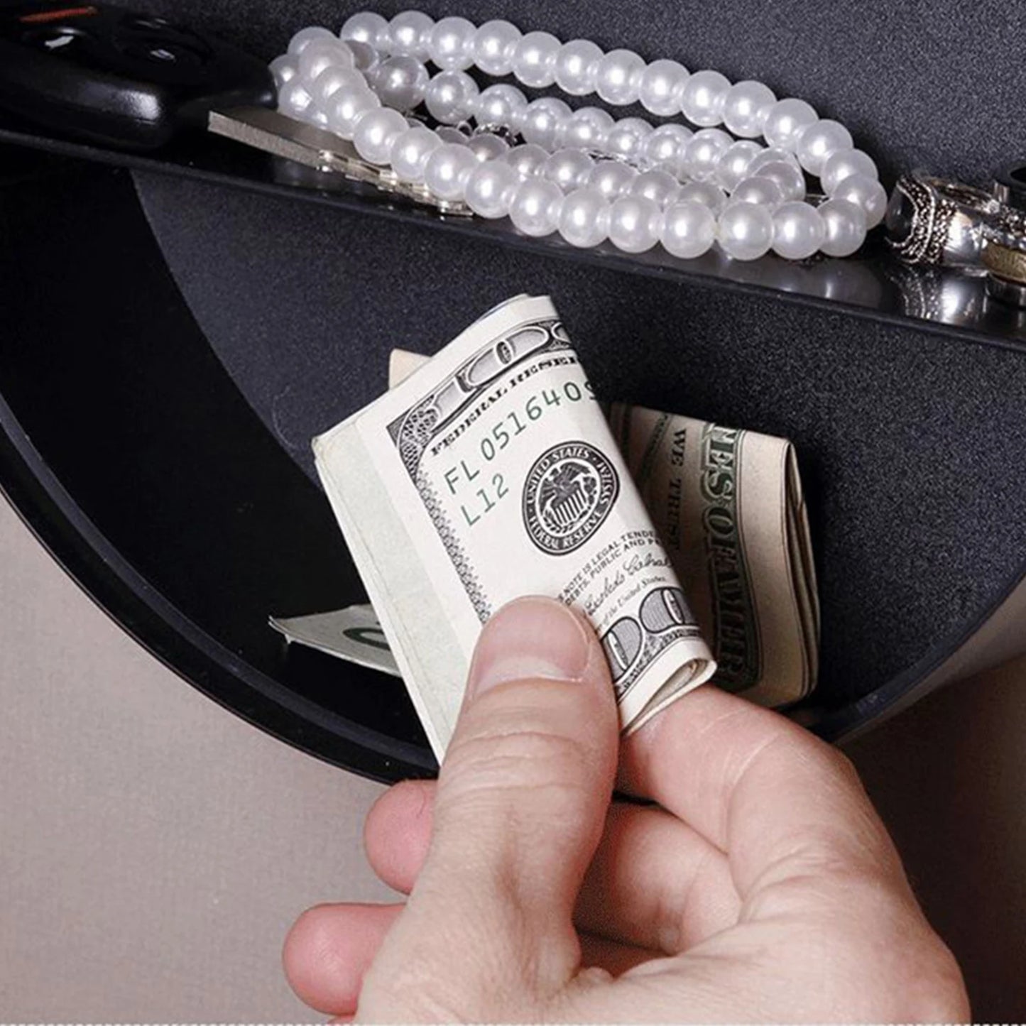 Hidden Safes Wall Clock with Secret Compartment Simple and Generous Design Wall Clock for Christmas Birthday Holiday Gifts