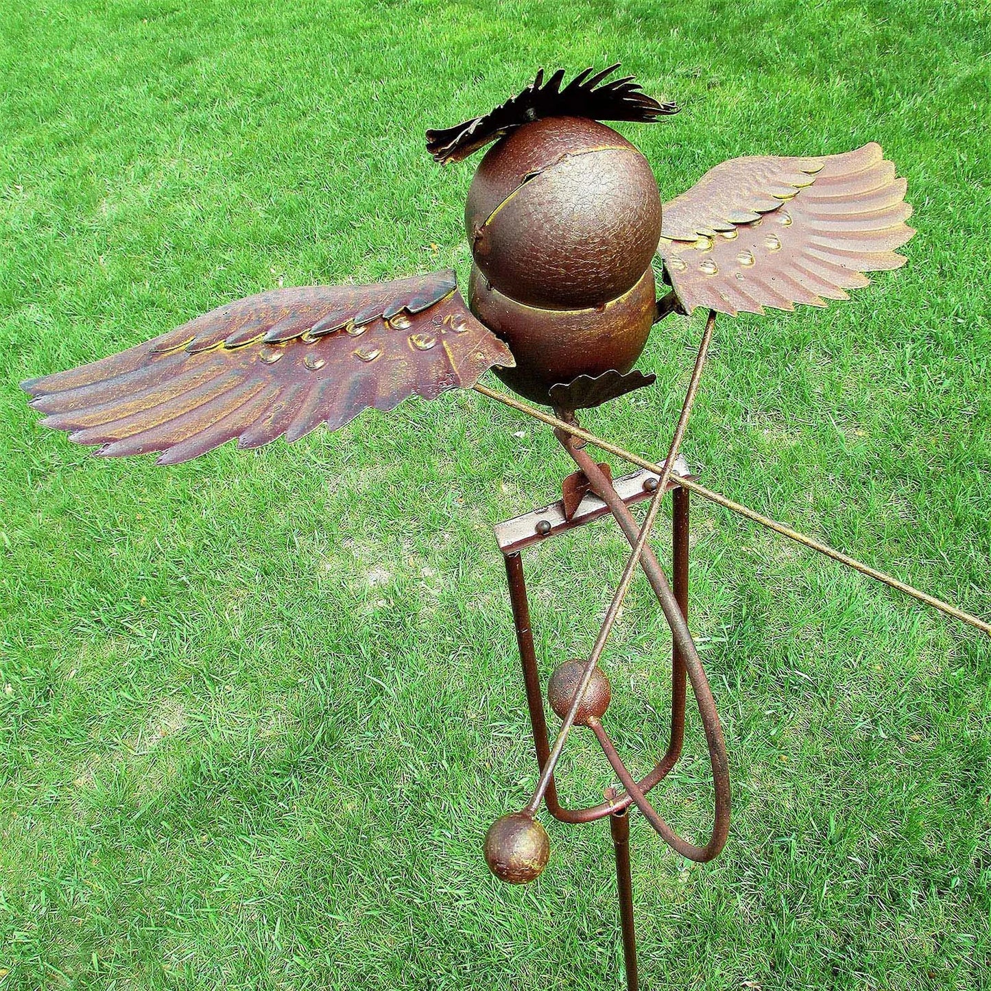 Flapping Metal Owl Yard Stake Wind Whirly Garden Ornament