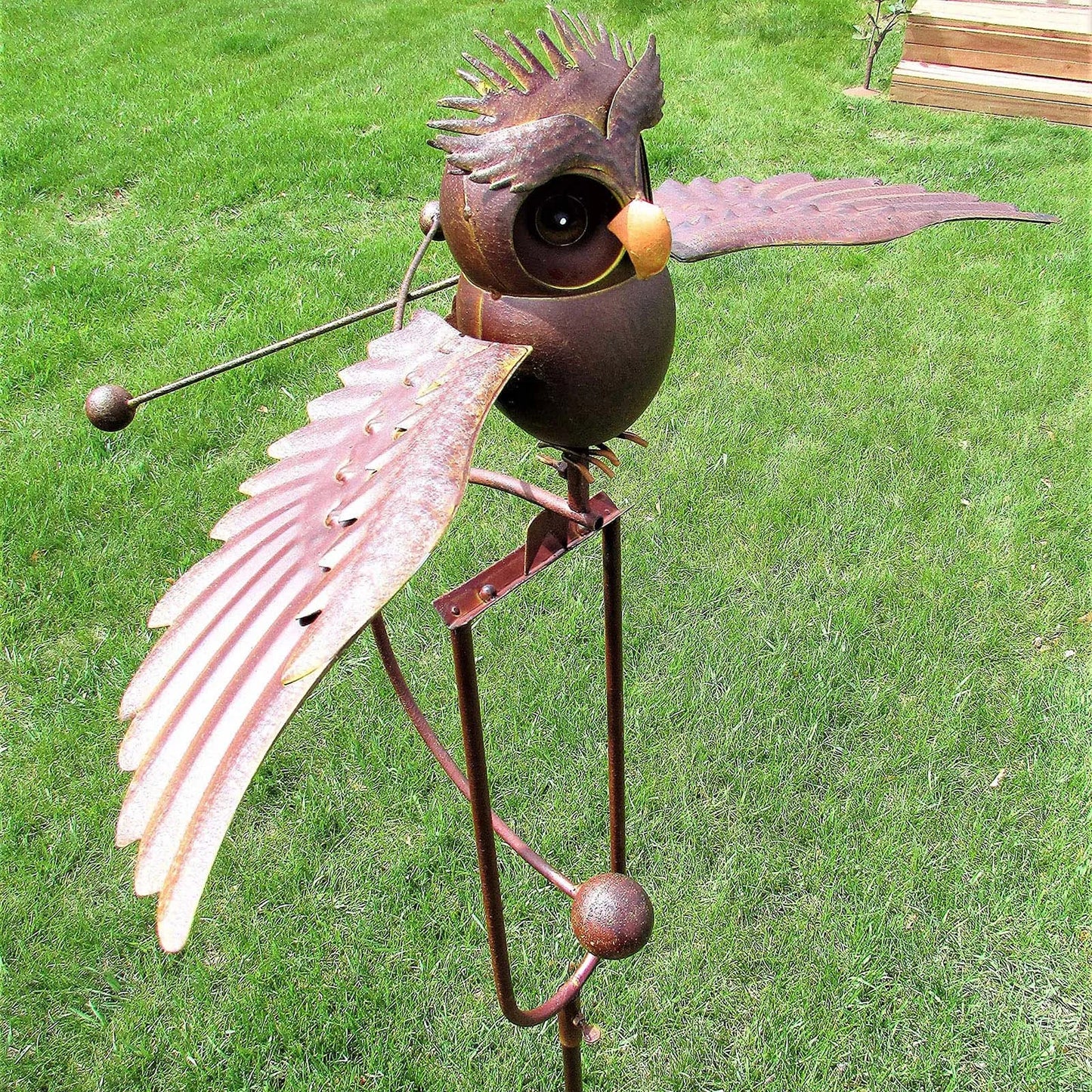 Flapping Metal Owl Yard Stake Wind Whirly Garden Ornament