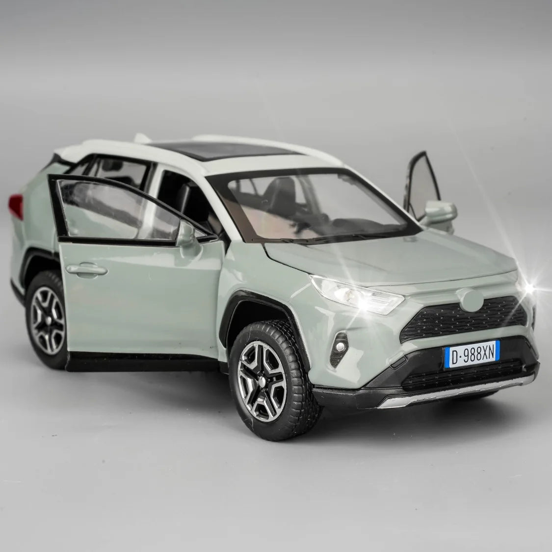 1/32 Scale RAV4 Alloy Diecast Toy Car With Light And Sound Doors Open